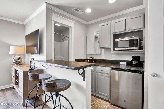 3350 Club Villas Drive 1305a, Southport, NC 28461