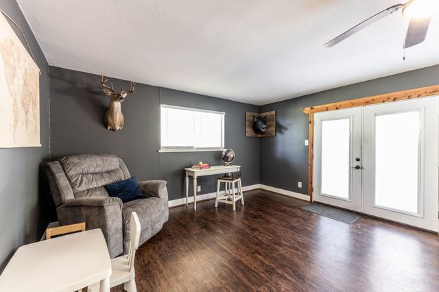 2120 Avenue R, Huntsville, TX 77340