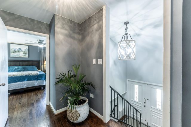 2120 Avenue R, Huntsville, TX 77340