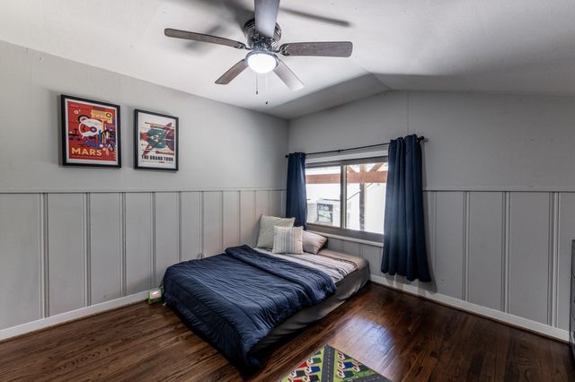2120 Avenue R, Huntsville, TX 77340