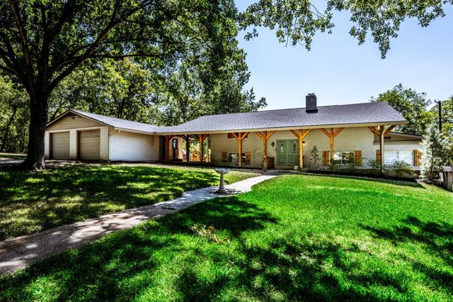 2120 Avenue R, Huntsville, TX 77340