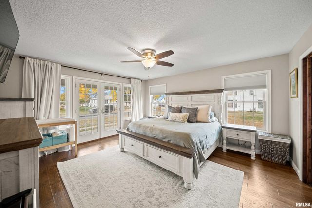 300 2ND Avenue, Hampton, IL 61256