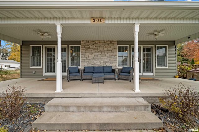 300 2ND Avenue, Hampton, IL 61256