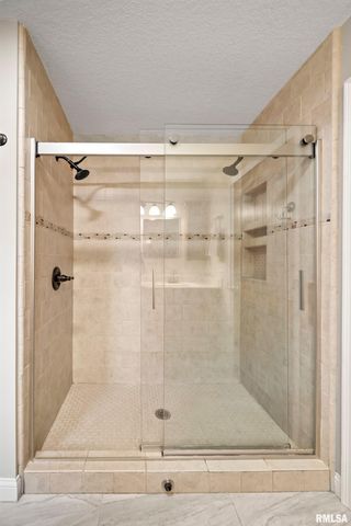 300 2ND Avenue, Hampton, IL 61256