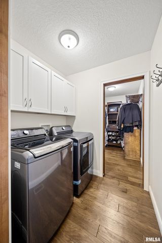 300 2ND Avenue, Hampton, IL 61256