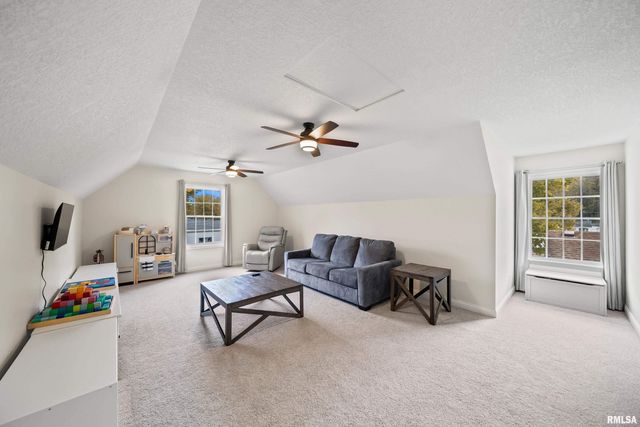 300 2ND Avenue, Hampton, IL 61256