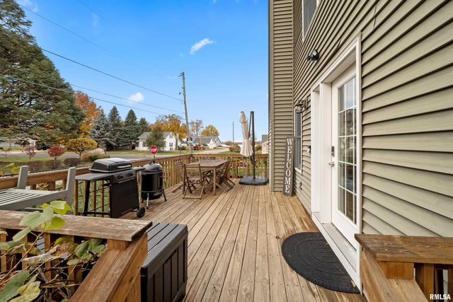 300 2ND Avenue, Hampton, IL 61256