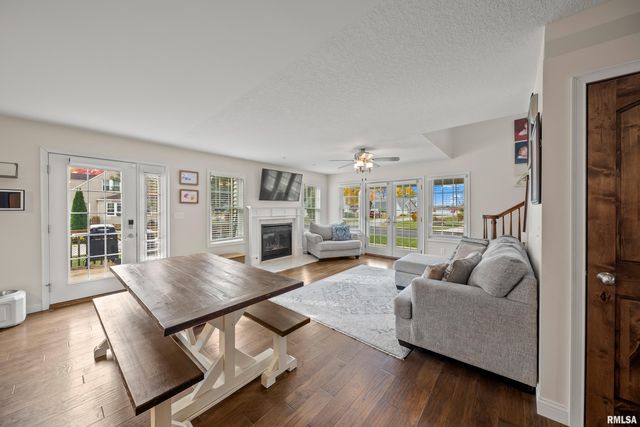 300 2ND Avenue, Hampton, IL 61256