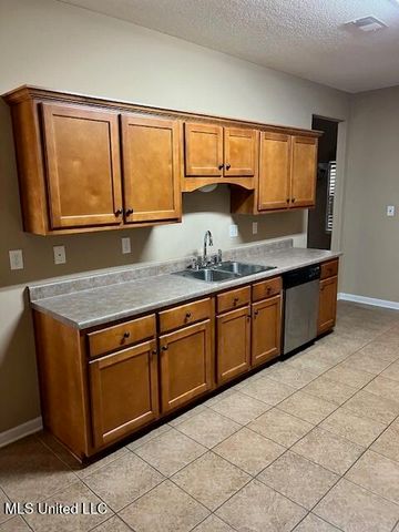 3454 Carolyn Crossing, Southaven, MS 38672