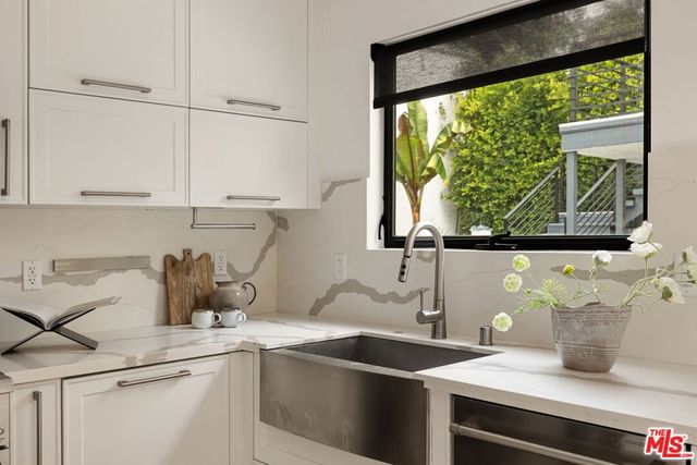 9031 Elevado Street, West Hollywood, CA 90069