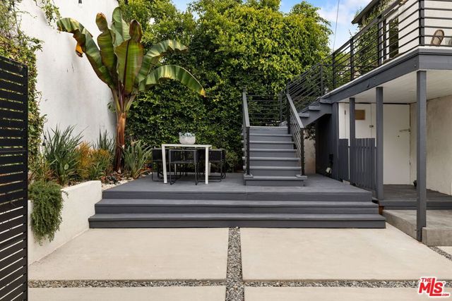 9031 Elevado Street, West Hollywood, CA 90069