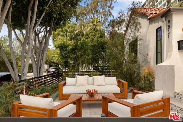 9031 Elevado Street, West Hollywood, CA 90069