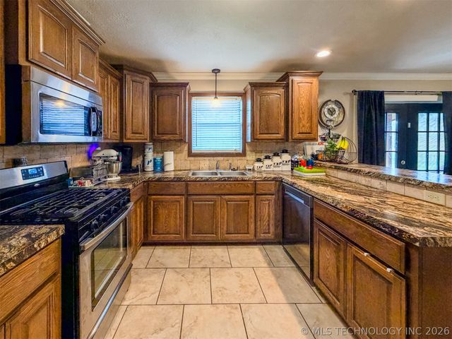 21887 Coffee Hollow Road, Tahlequah, OK 74464