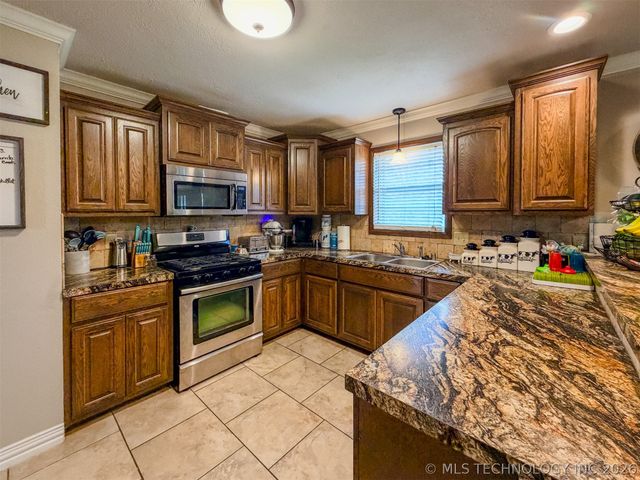 21887 Coffee Hollow Road, Tahlequah, OK 74464