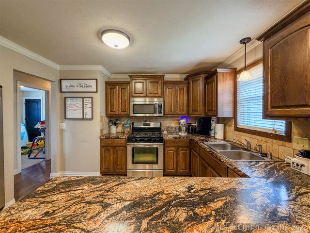 21887 Coffee Hollow Road, Tahlequah, OK 74464