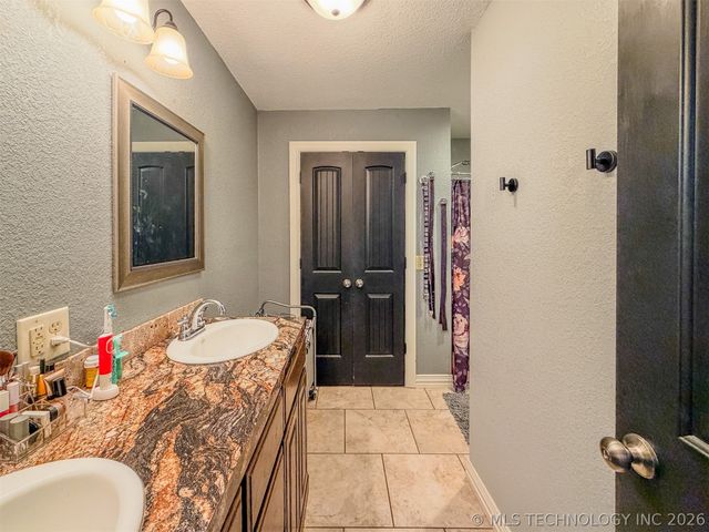 21887 Coffee Hollow Road, Tahlequah, OK 74464