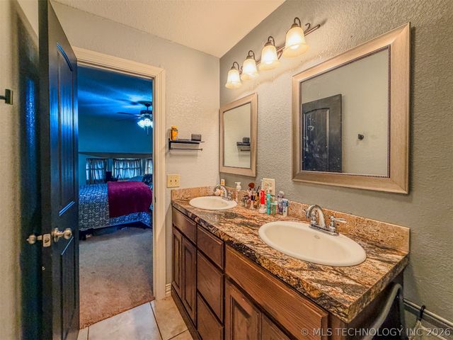 21887 Coffee Hollow Road, Tahlequah, OK 74464