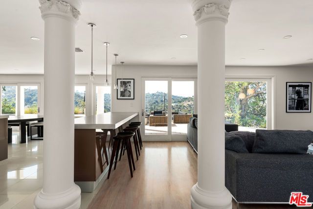 8020 Zeus Drive, Los Angeles, CA 90046
