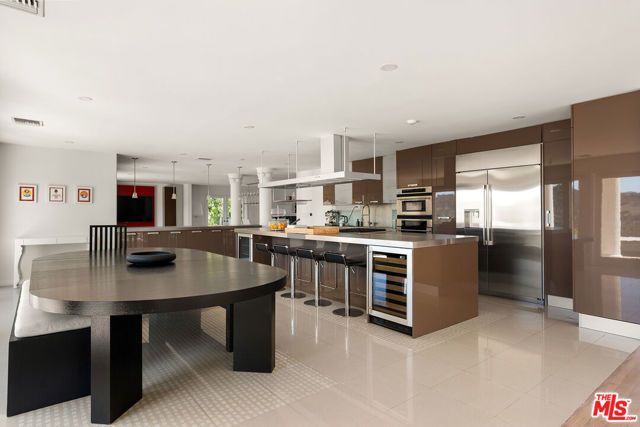 8020 Zeus Drive, Los Angeles, CA 90046