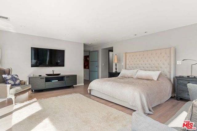 8020 Zeus Drive, Los Angeles, CA 90046