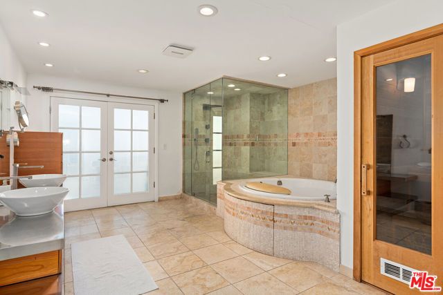 8020 Zeus Drive, Los Angeles, CA 90046