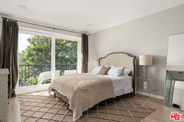 8020 Zeus Drive, Los Angeles, CA 90046