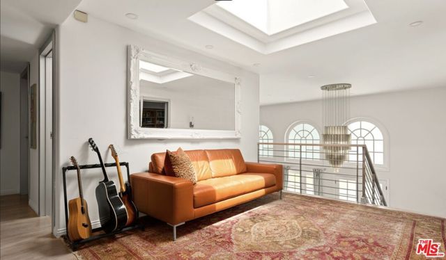 8020 Zeus Drive, Los Angeles, CA 90046