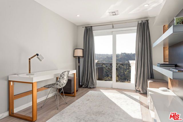 8020 Zeus Drive, Los Angeles, CA 90046