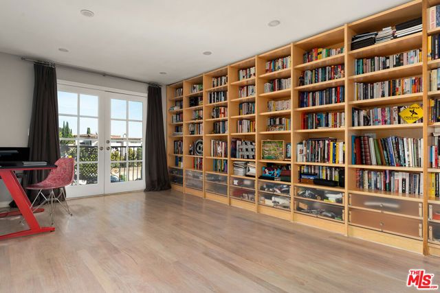 8020 Zeus Drive, Los Angeles, CA 90046