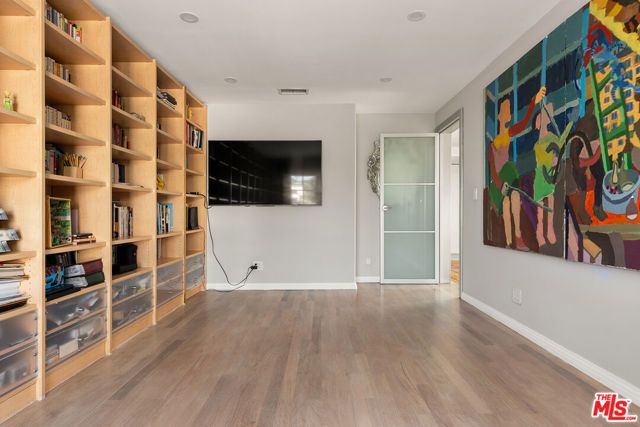 8020 Zeus Drive, Los Angeles, CA 90046