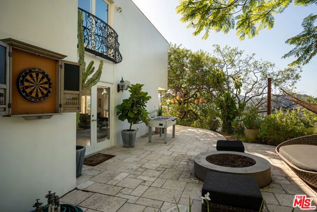 8020 Zeus Drive, Los Angeles, CA 90046