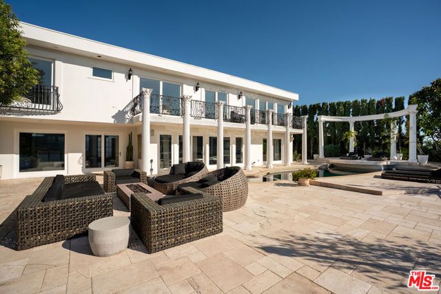 8020 Zeus Drive, Los Angeles, CA 90046