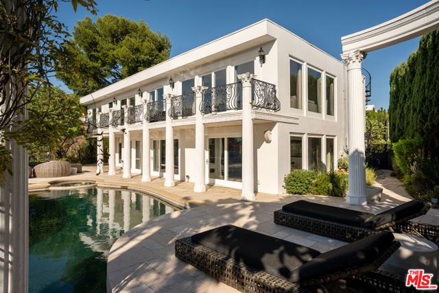 8020 Zeus Drive, Los Angeles, CA 90046
