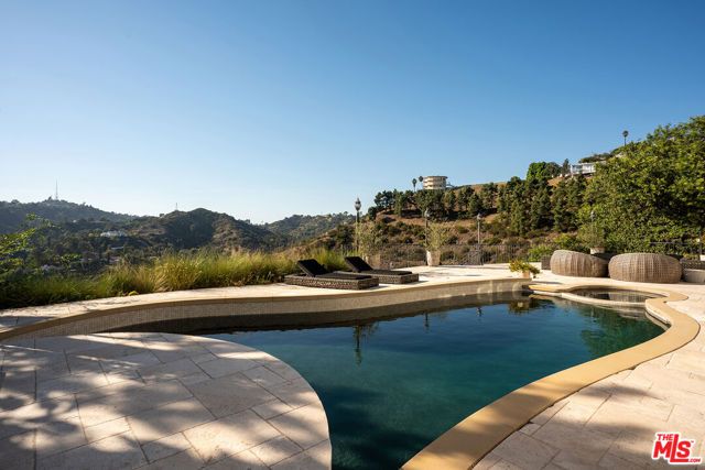 8020 Zeus Drive, Los Angeles, CA 90046