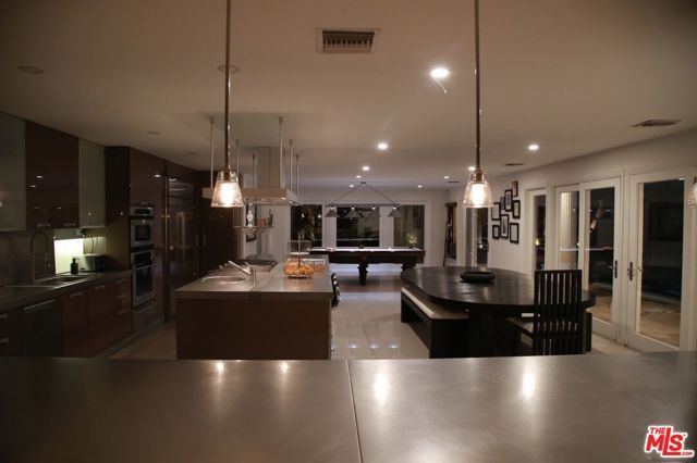 8020 Zeus Drive, Los Angeles, CA 90046
