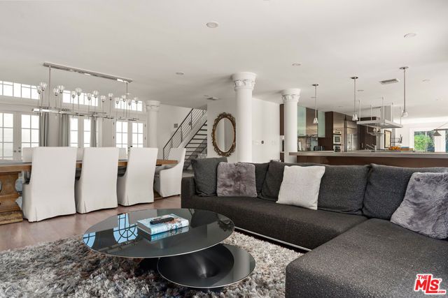 8020 Zeus Drive, Los Angeles, CA 90046