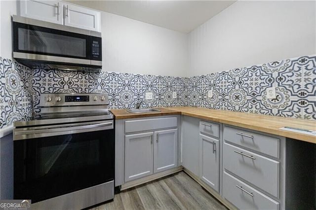 6030 Stonewall Drive, Union City, GA 30291