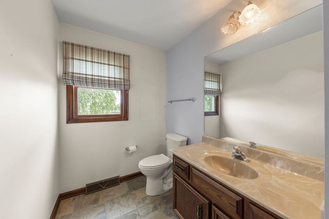 1841 Helen Court, Wheaton, IL 60189