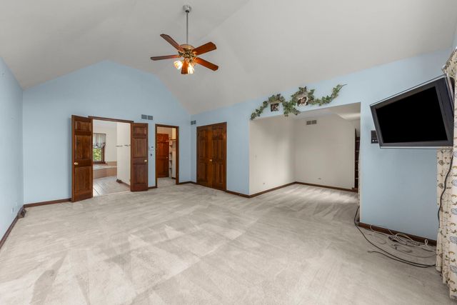 1841 Helen Court, Wheaton, IL 60189