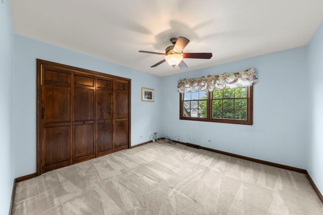 1841 Helen Court, Wheaton, IL 60189