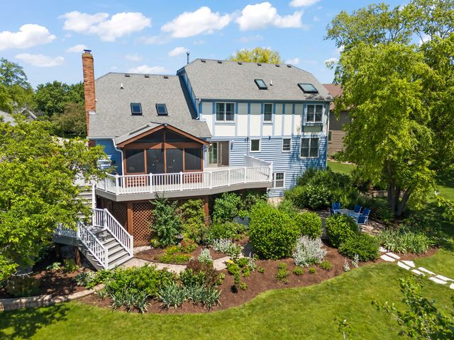1841 Helen Court, Wheaton, IL 60189
