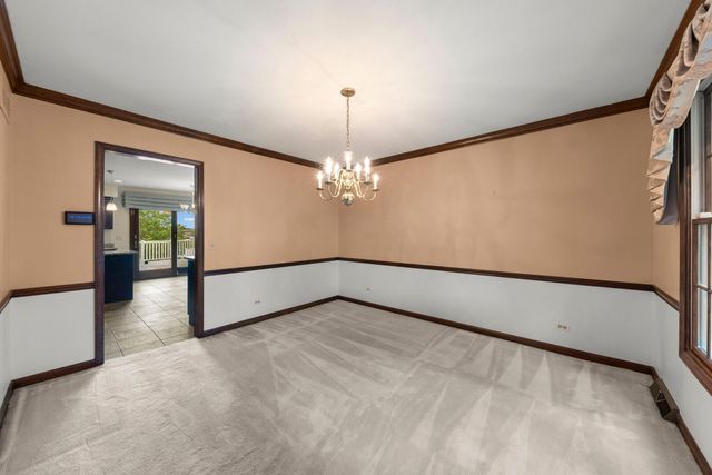1841 Helen Court, Wheaton, IL 60189