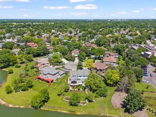 1841 Helen Court, Wheaton, IL 60189