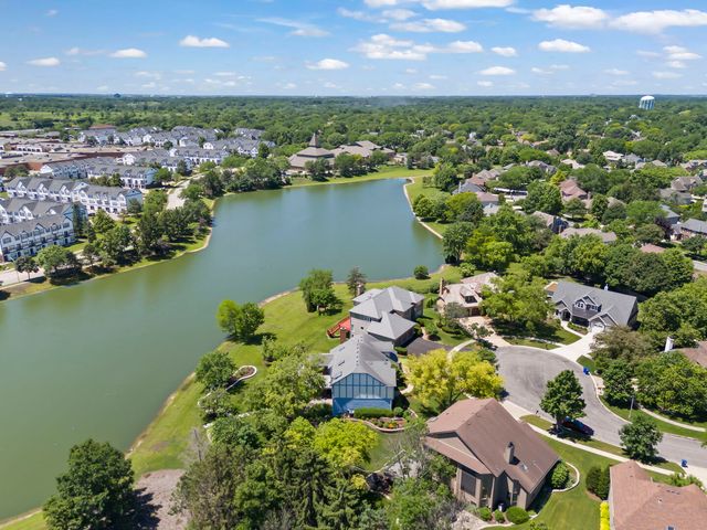 1841 Helen Court, Wheaton, IL 60189