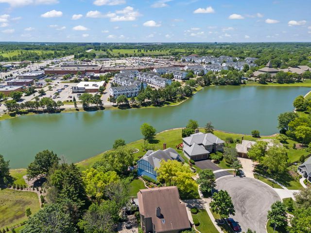 1841 Helen Court, Wheaton, IL 60189