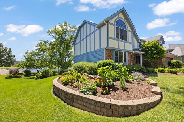 1841 Helen Court, Wheaton, IL 60189