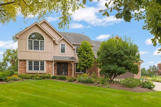 1841 Helen Court, Wheaton, IL 60189