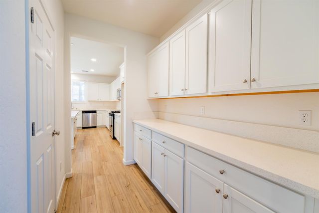 6632 E Cambridge Avenue, Fresno, CA 93727