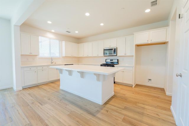 6632 E Cambridge Avenue, Fresno, CA 93727