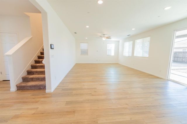 6632 E Cambridge Avenue, Fresno, CA 93727